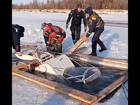 Видео: Поиск и подъем затонувшего снегохода река Иртыш
