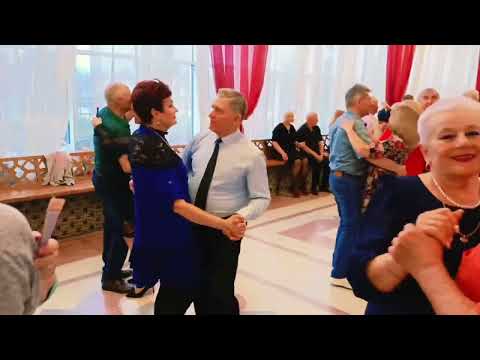 Видео: А мы , как две алые розы. 06.04.