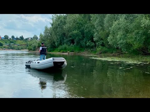 Видео: Максимально скучная лодка - РИВЬЕРА 3600 СК МАКСИМА / Фанерная слань