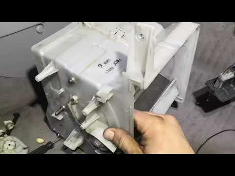 Видео: замена радиатора печки мазда 626, Капелла