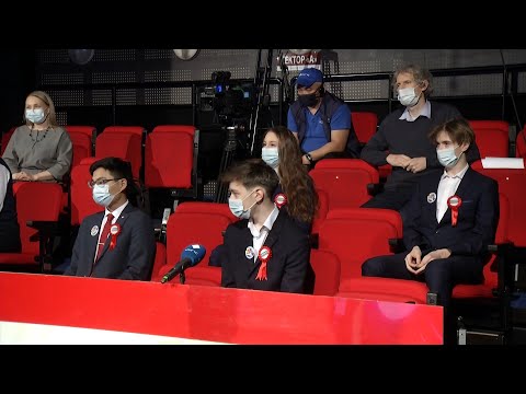 Видео: «Великолепная пятерка»: Гимназия №33 - Школа №51