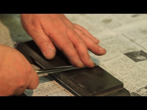 Видео: Заточка авторского японского ножа с Судзуки Хироси