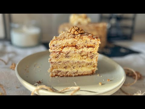 Видео: Торт ЯРОСЛАВНА – советский десерт с грецким орехом, виноградной пропиткой и кремом Шарлотт | Мильфей