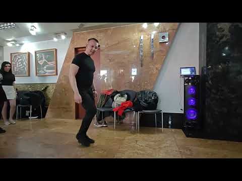 Видео: Изхвърли кондак (добруджанско хоро) - урок с проф. Антон Андонов