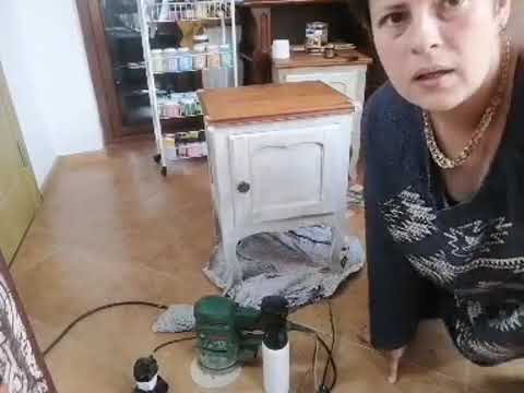 Видео: Целият процес на преобразяване с тебеширена боя, малко дървено шкафче
