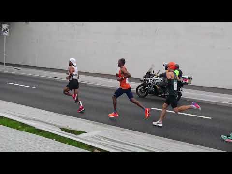 Видео: ЛИДИРУЮЩАЯ ГРУППА НА МОСКОВСКОМ МАРАФОНЕ 2024. LEADERS.MOSCOW MARATHON 2024