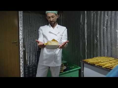 Видео: Правильно вырезаем соты из рамки.