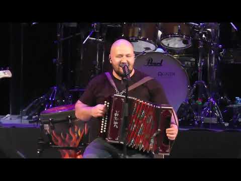 Видео: Михаил Яцевич и Елена Ваенга -Если встречаются несколько старых друзей -Зеленогорад-14.01.2022