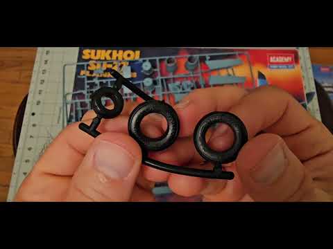 Видео: Сборная модель истребителя СУ-27,Academy 1/48 #авиация #сборныемодели #hobby #scalemodel #aviation