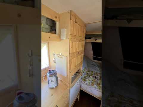 Видео: Жилой модуль для перевозки на прицепе