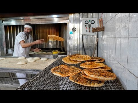 Видео: Выпекаем очень вкусный хлеб Барбари в Исфахане|видео по выпечке хлеба