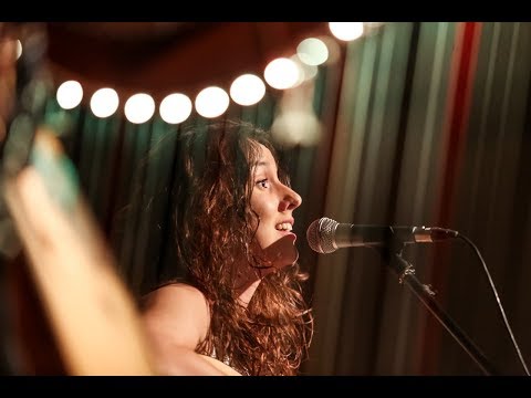 Видео: Амели на Мели - Одиночество, спи