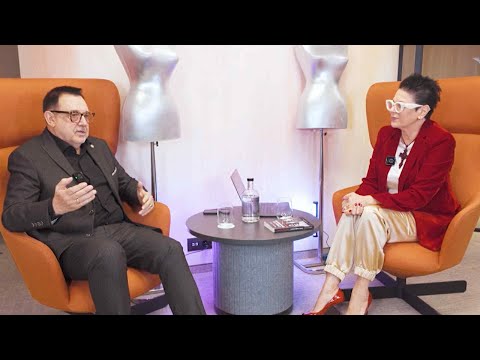 Видео: Fashion Virus: Проф. Любомир Стойков и Будителите