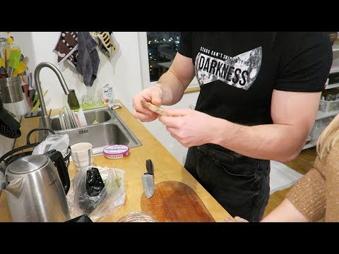 Видео: ОН ГОТОВИТ ВМЕСТО МЕНЯ!