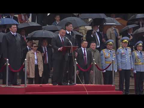 Видео: Ерөнхийлөгч Х.Баттулга Төрийн далбааны өдөрт зориулсан цэргийн ёслолын жагсаалыг нээж үг хэллээ
