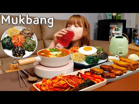 Видео: Sub)Real Mukbang- Приготовление пибимпапа на гриле🍱Мягкое рагу из тофу🥘Ликер из красного уксуса🍷ASMR