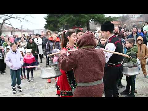 Видео: Най-добрите моменти от празника в село Мезек - "Кукери Бабушери" (02-03-2025)