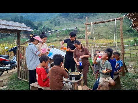 Видео: 18-летняя мать-одиночка: вместе с Куонг готовит кашу для детей в горных районах