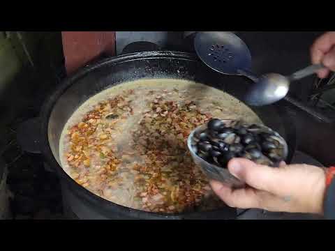 Видео: РОЖДЕСТВЕНСКАЯ СБОРНАЯ СОЛЯНКА В УЗБЕКСКОМ КАЗАНЕ, НЕТ НИЧЕГО ВКУСНЕЕ.