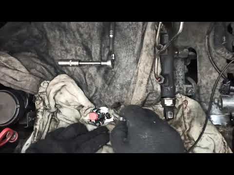 Видео: Восстановление резьбы свечного колодца первого цилиндра SsangYong  Кайрон 2.0л.дизельного двигателя.