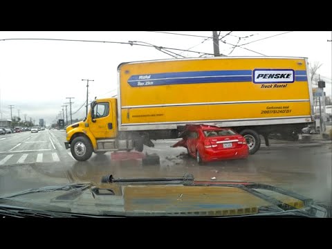 Видео: Полицейские погони, которые пошли ужасно неправильно — снято на камеру