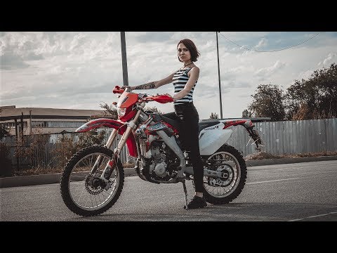 Видео: Проверенная временем копия Honda CRF 250 | Racer rc250 XZR