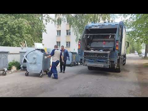 Видео: забирают мусор в городе Минске и в Новополоцке часть 4
