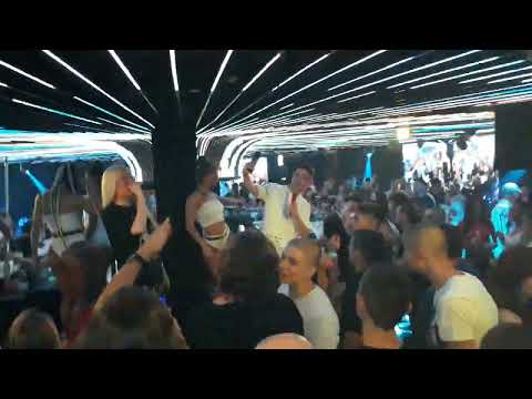 Видео: Малко от участието на Теди в София на Елевън от 26 .. с Тина, Криси и Тони Джи!