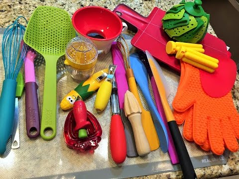 Видео: № 4 КУХОННЫЕ ПОМОЩНИКИ. Лопатки, венчики и  другие полезные мелочи.