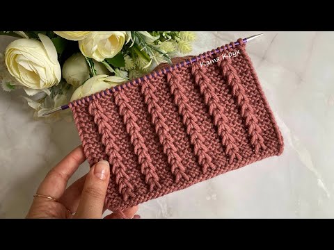 Видео: Рельефные дорожки - узор спицами для зимних теплых шапок |Эффектный узор для свитеров или кардиганов