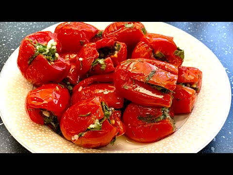 Видео: Вкуснейшая закуска из помидоров! Квашеные острые помидоры! Готовьте сразу тройную порцию!)