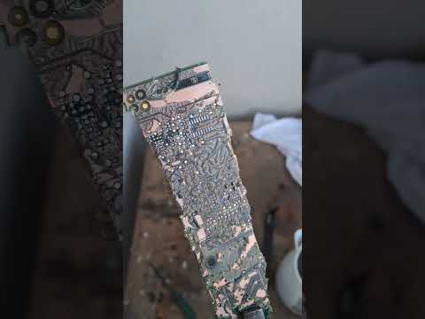 Видео: Как да премахнеш зеления слой от платки със сода каустик и да откриеш скрито злато