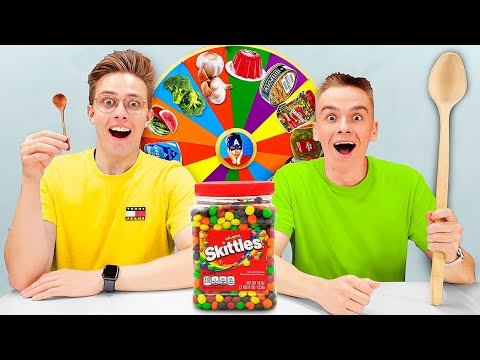 Видео: БОЛЬШАЯ vs МАЛЕНЬКАЯ Ложка Челлендж!