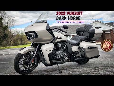 Видео: Indian Pursuit Dark Horse 2022 — первый заезд