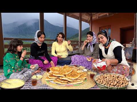 Видео: Сельская жизнь в пасмурный день 🌧️Традиционный ореховый хлеб в глиняной печи, дойка коровы и десерт