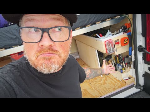Видео: Обновление сборки фургона для хранения инструментов Vanlife DIY | Retro Rest Stop