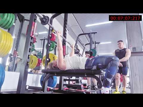 Видео: Наталья Бабкина *МСМК/26×100/ Тренировка в рамках подготовки к Кубку Мира федерации WPSO по жиму.
