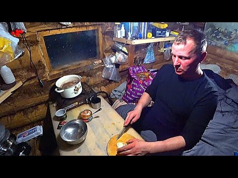 Видео: Супер клёв хариуса!!! Живём в тайге в лесной избушке. #2