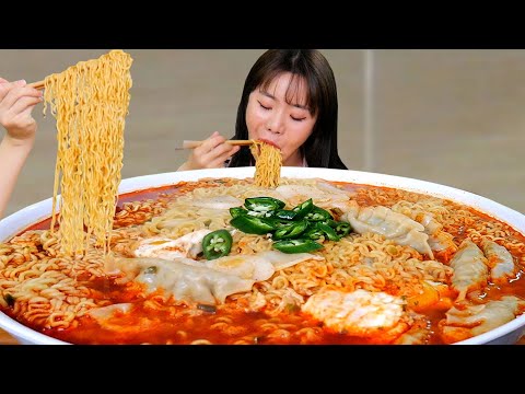 Видео: Корейская сверхразмерная острая лапша быстрого приготовления Eatingshow ㅣ Рамен МУКБАНГ