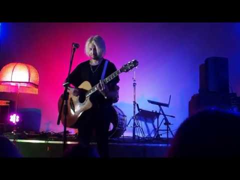 Видео: Женя Мильковский - Вороны (acoustic)