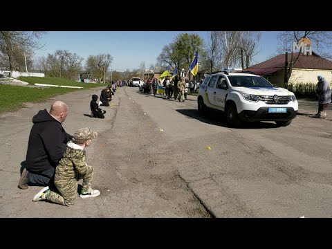 Видео: 🇺🇦⚫️На щиті повернувся додому Герой-земляк з Острожан Равлюк С.🇺🇦