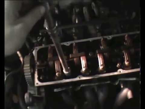 Видео: Рено Логан 1,4л замена и регулировка клапанов, замена грм