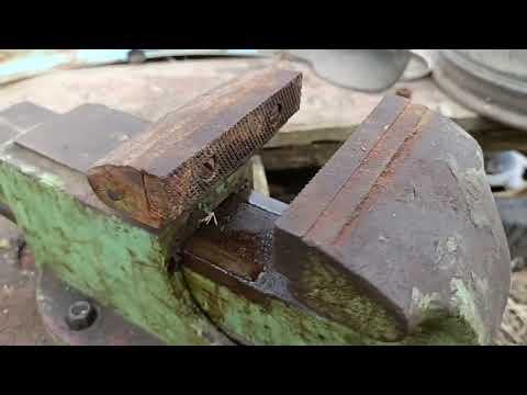 Видео: Тиски из СССР. Быстро зажимные. 1984 г.