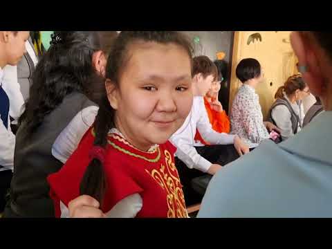Видео: Алёна школатыгар аһаҕас аан