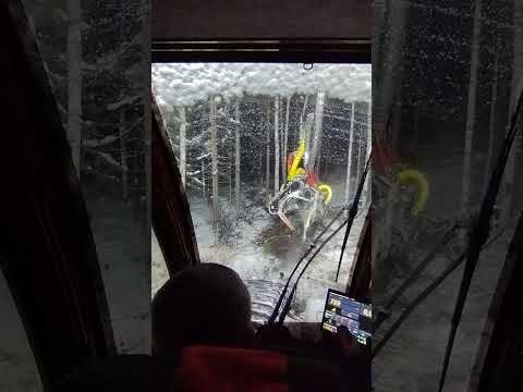 Видео: Komatsu 951 в работе (вид с кабины)