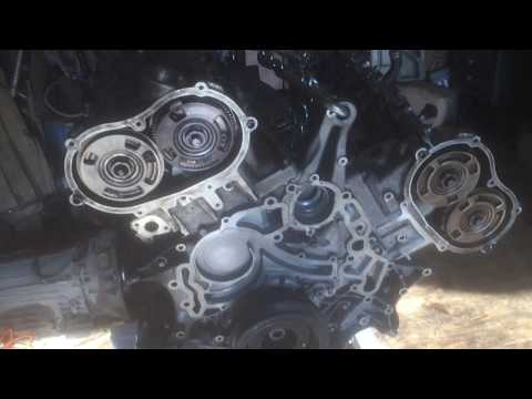 Видео: Ремонт двигателя Mercedes GL 550 M273 выставление меток цепи 7 серия