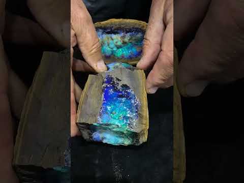 Видео: Взгляд изнутри на валунный опал весом более 50 фунтов