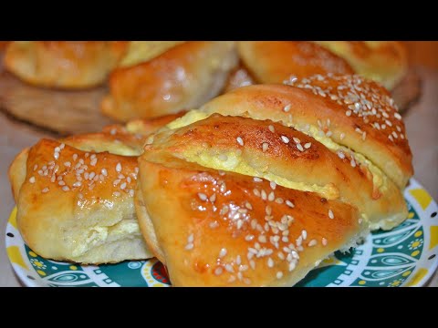 Видео: ПУХКАВИ И ВКУСНИ ЗАКУСКИ СЪС СИРЕНЕ (СИРЕНКИ) - ЛЕСНО И ЕФЕКТНО ОФОРМЯНЕ, МЕСЕНЕ СТЪПКА ПО СТЪПКА!