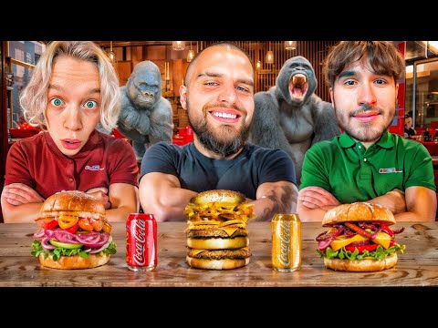 Видео: ХАЗЯЕВА ПРИШЛИ В РЕСТОРАН С ГОРИЛЛАМИ 🦍 ЗАКАЗАЛИ ЗОЛОТОЙ БУРГЕР