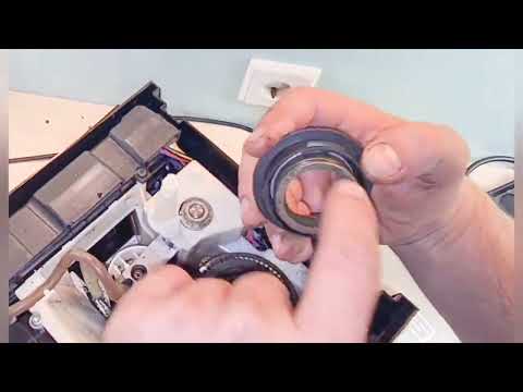 Видео: Krups Evidence Вода в кофемолке. не впитывает кофейные зерна. Чистая вода в чашке.